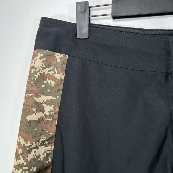 UFC Fight Shorts Trunks Mens Size XL 36x10 Black Camo Ultimate Fighting Stretch - Picture 4 of 12